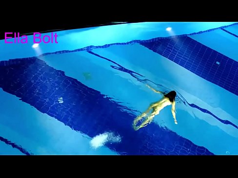 ❤️ Não consigo parar de ver, jovem loira apanhada a nadar nua na piscina da estância balnear ELLA BOLT ❌ Pornuts em porno pt.xxxbunker.ru ❌❤